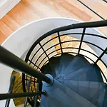 Le Marais Pl De La Bastille 3bd 3bth For 10 Guests *