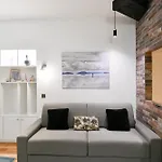 Le Marais Pl De La Bastille 3bd 3bth For 10 Guests Paris