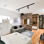 Le Marais Pl De La Bastille 3bd 3bth For 10 Guests *