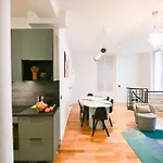 Le Marais Pl De La Bastille 3bd 3bth For 10 Guests Paris