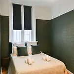 Le Marais Pl De La Bastille 3bd 3bth For 10 Guests *