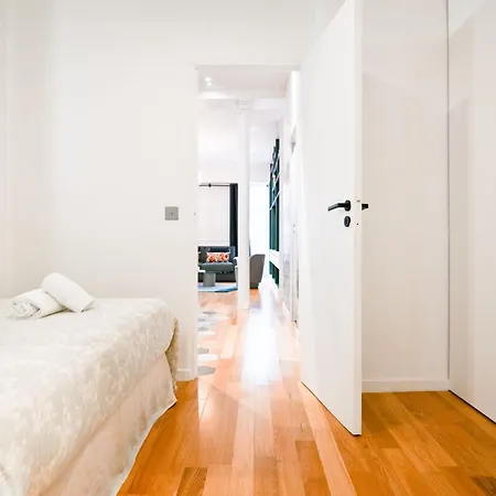 Le Marais Pl De La Bastille 3bd 3bth For 10 Guests