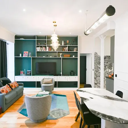 Le Marais Pl De La Bastille 3bd 3bth For 10 Guests Paris