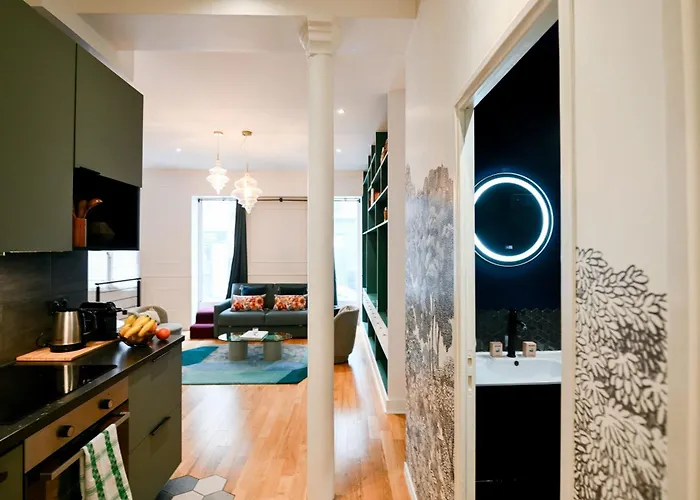 Le Marais Pl De La Bastille 3bd 3bth For 10 Guests * Paris