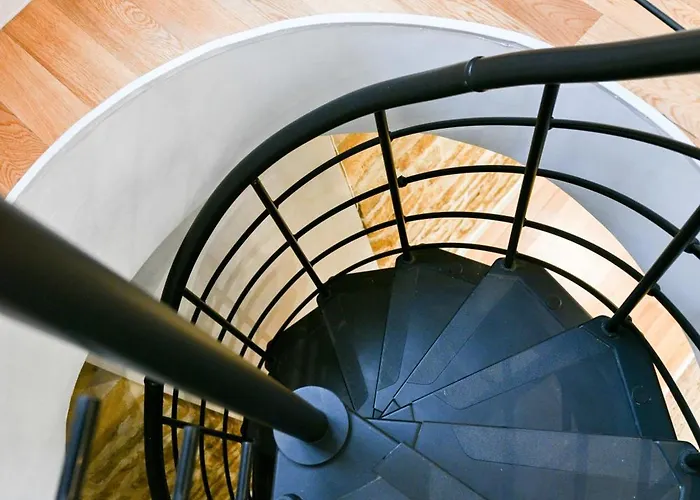 Le Marais Pl De La Bastille 3bd 3bth For 10 Guests *