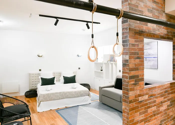 Apartment Le Marais Pl De La Bastille 3bd 3bth For 10 Guests Paris