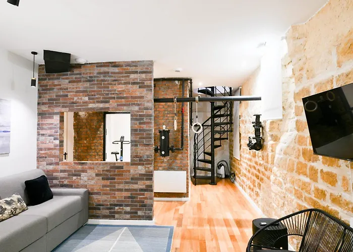 Le Marais Pl De La Bastille 3bd 3bth For 10 Guests Paříž