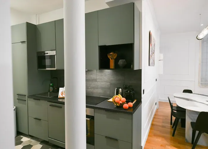 Le Marais Pl De La Bastille 3bd 3bth For 10 Guests * Paris