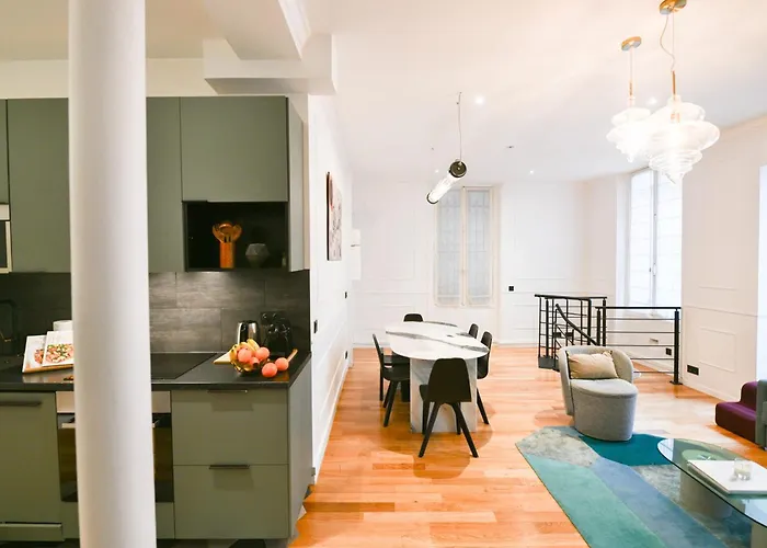 Le Marais Pl De La Bastille 3bd 3bth For 10 Guests Paris