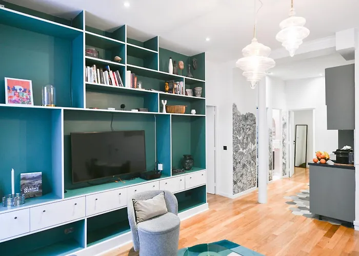 Apartment Le Marais Pl De La Bastille 3bd 3bth For 10 Guests