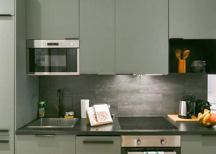 Le Marais Pl De La Bastille 3bd 3bth For 10 Guests