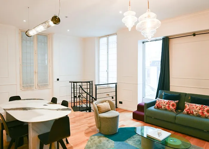 Le Marais Pl De La Bastille 3bd 3bth For 10 Guests Apartment Paris
