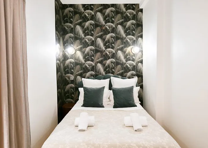 Le Marais Pl De La Bastille 3bd 3bth For 10 Guests * Paris