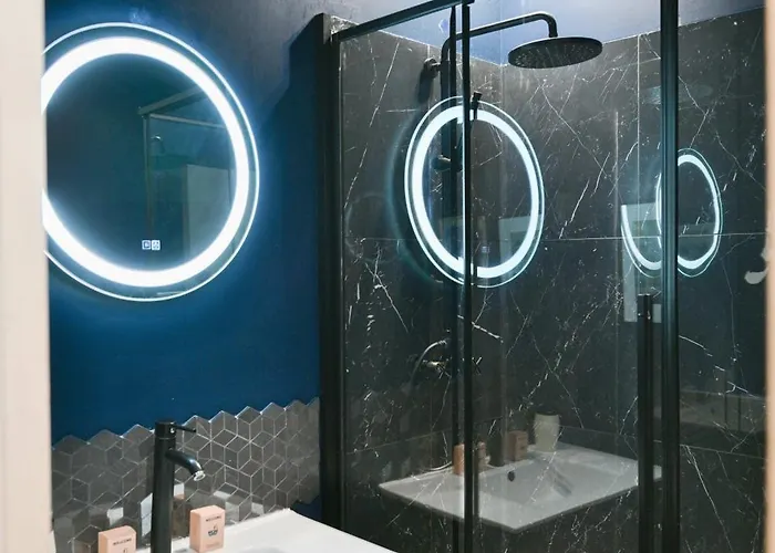 Le Marais Pl De La Bastille 3bd 3bth For 10 Guests *