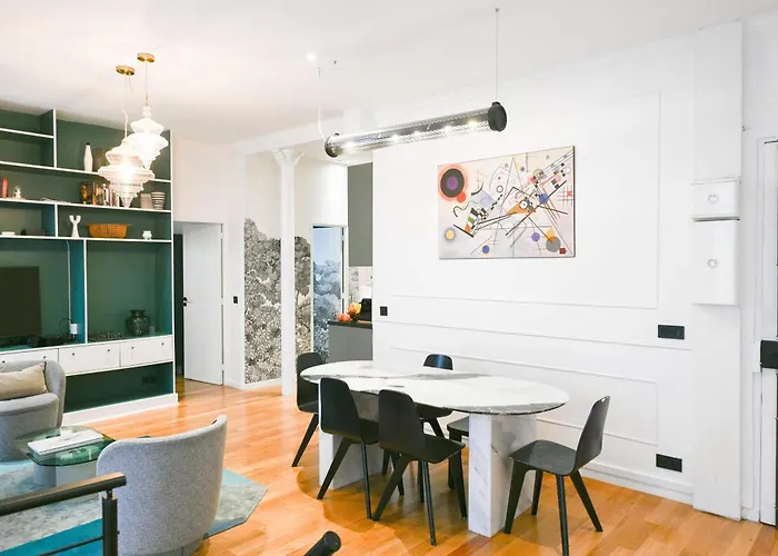 Le Marais Pl De La Bastille 3bd 3bth For 10 Guests